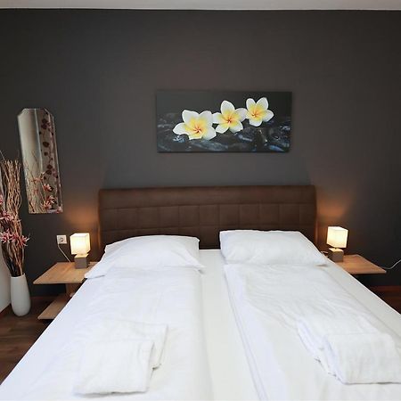 كابرون Apartment Mark By Four Seasons Apartments المظهر الخارجي الصورة